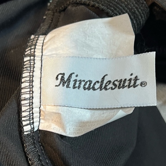 Miraclesuit Mandala Temptress One Piece Swimsuit Black Ruched Flattering Fit 14 - Picture 8 of 8